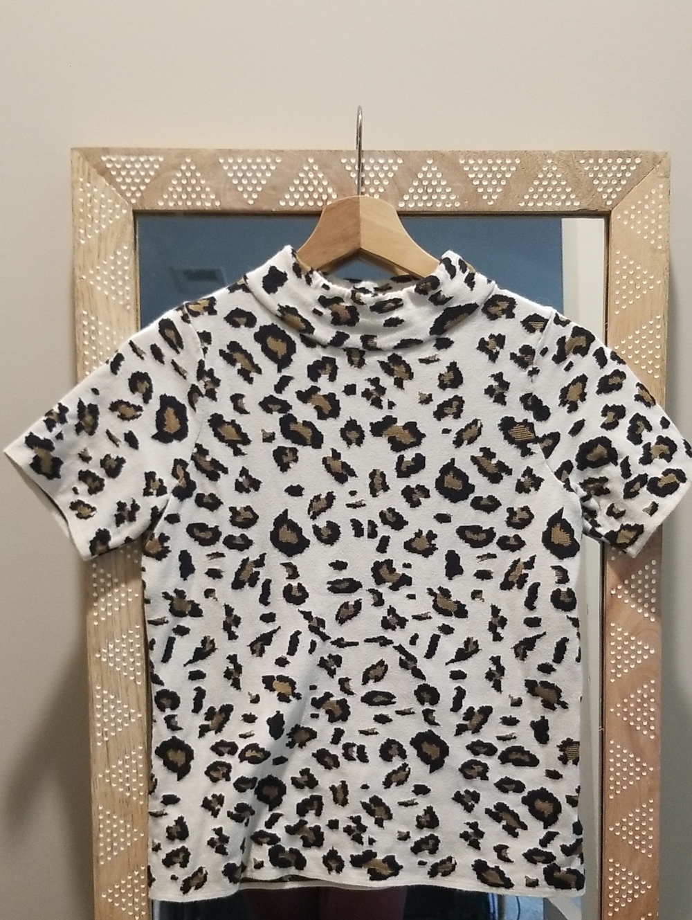 Anthropologie - Leopard Print Mock Neck Short Sleeve Top - White/Tan/Black